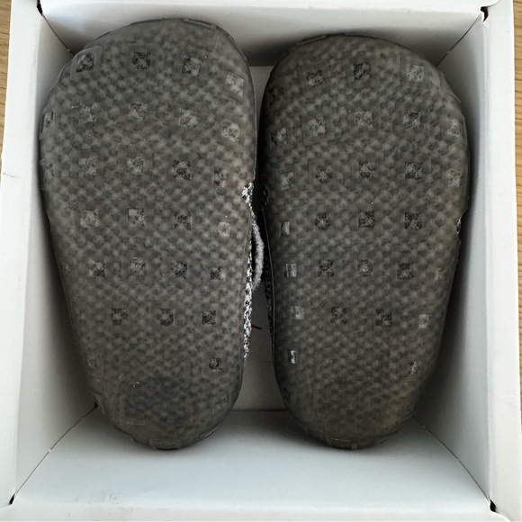 Like New w/box. NIKE SWOOSH Toddler Walker size 6 - Picture 3 of 5